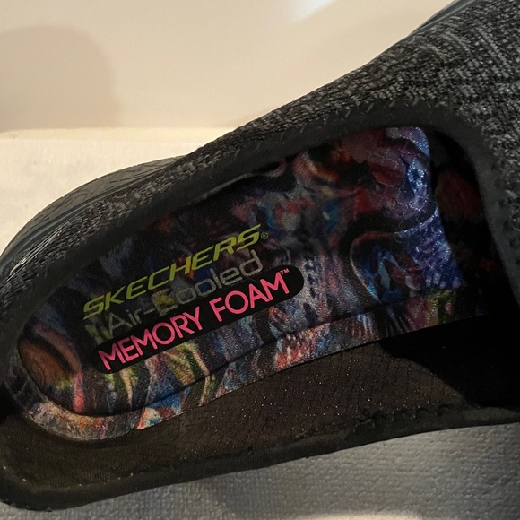 SkechersWomen’s Microburst AirCooled Memory Foam Sz 9 Black Slip on Shoe - Picture 6 of 11